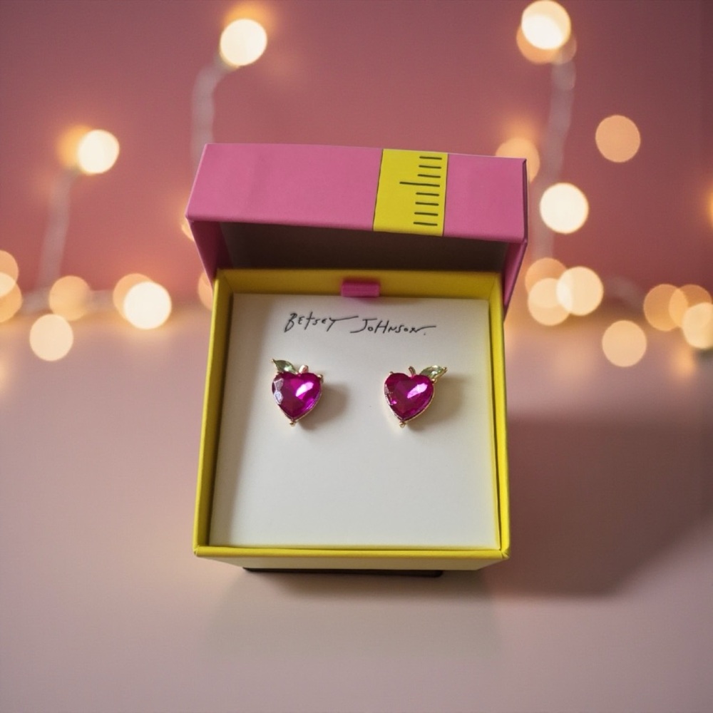 Betsey Johnson NEW - Fuchsia Heart Apple Earrings. New in Box!